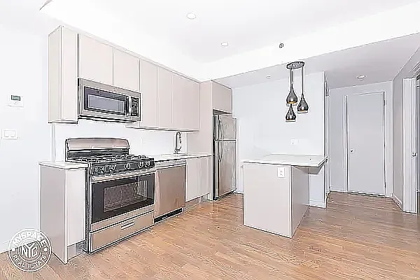 Rented by MySpaceNYC | media 19