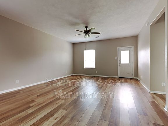 3rd image of 128 Mustang Stampede Dr