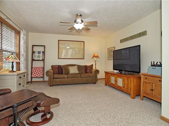 5th image of 650 Bridle Ct