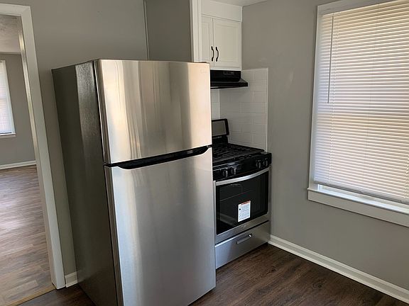 5th image of 303 Franklin St
