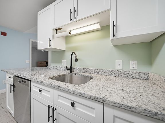 5th image of 6 Crestview Circle #138