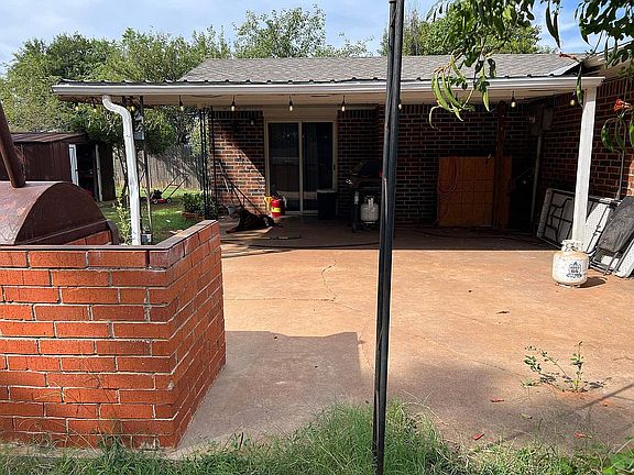 3rd image of 105 Mary Dr