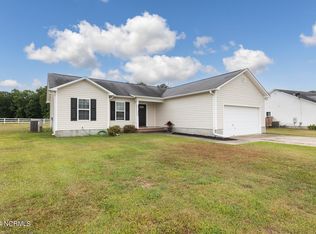 313 Shadyrock Path, Richlands, NC 28574