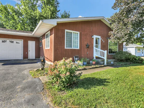 222 E Beech St, Piper City, IL 60959