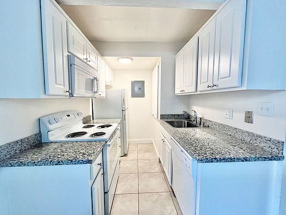 5th image of 2326 V St APT 07