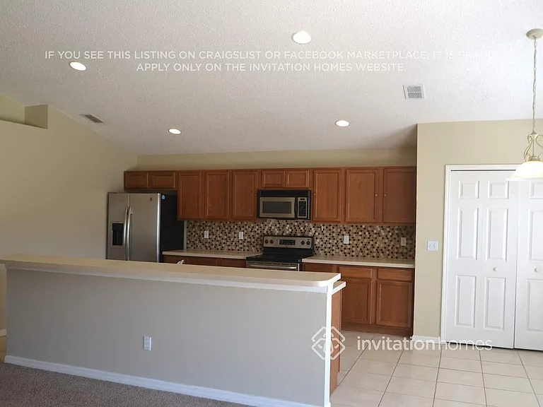 727 Versailles Ln — Photo 3