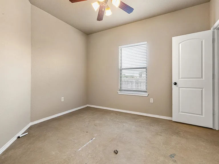 216 Stone Gate Dr — Photo 9