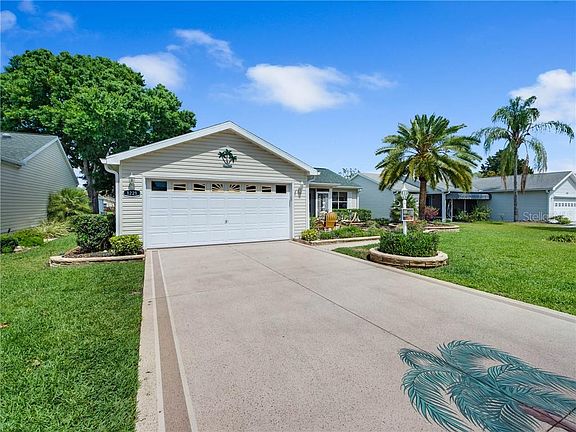 3rd image of 1221 La Paloma Pl