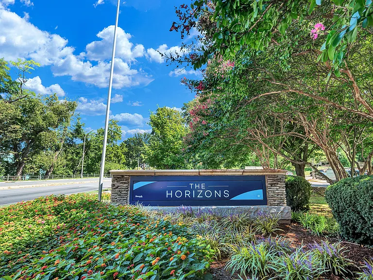 Easy to locate community monument sign