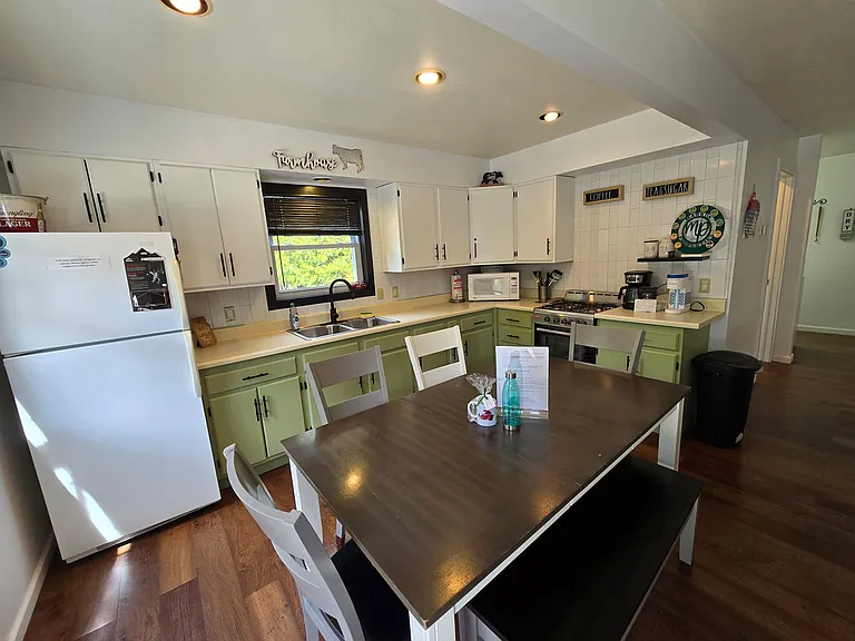 36714 S Ellis Rd — Photo 2