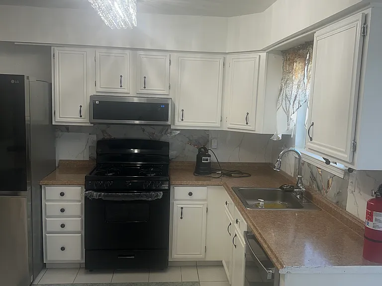 409 Pewter Ct #1 — Photo 8
