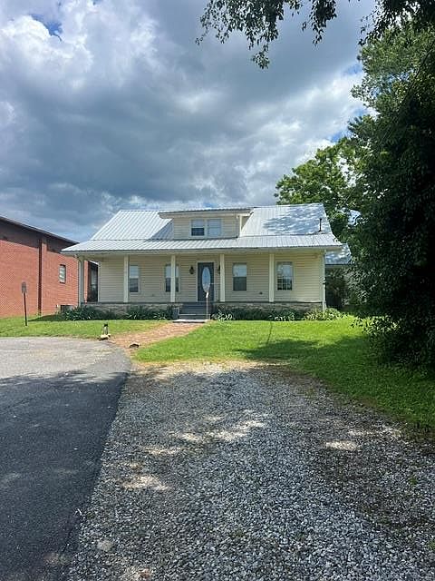 1st image of 17 Town Square Rd