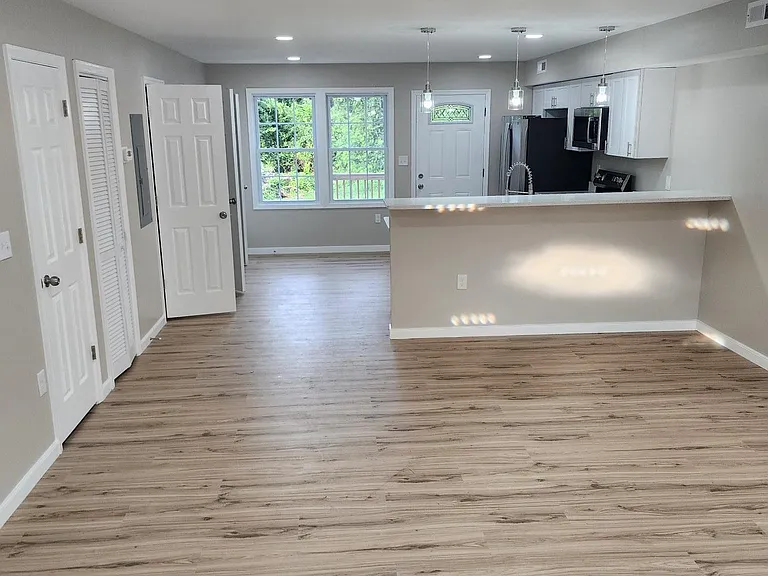 435 Harding St — Photo 8