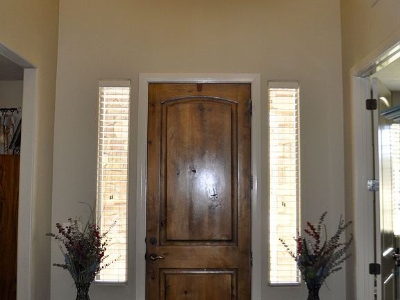 Front door/Two level entry 