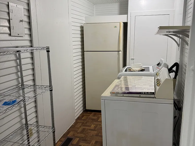 224 N Xenophon Ave — Photo 23