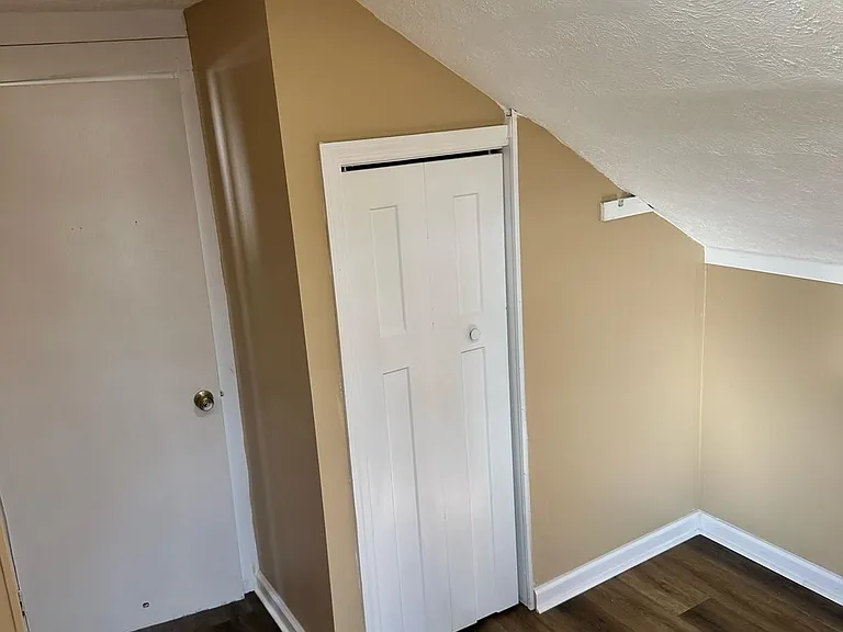 464 Grandview Ave — Photo 8