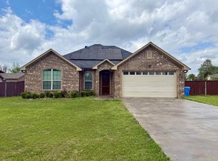 693 Rose Ln, Longview, TX 75604