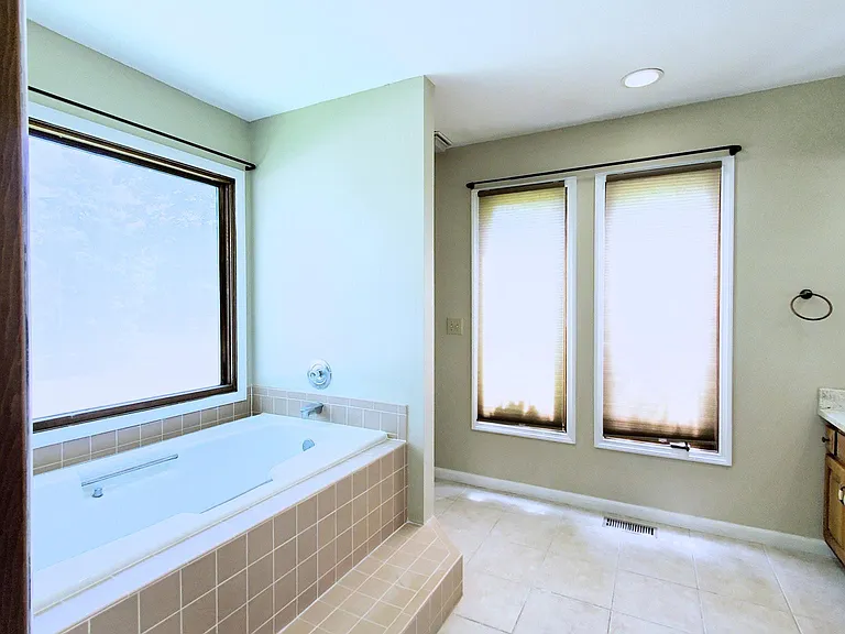 5990 Kirkwall Ct W — Photo 23