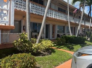 900 SW 11th Ave APT 4C, Hallandale, FL 33009
