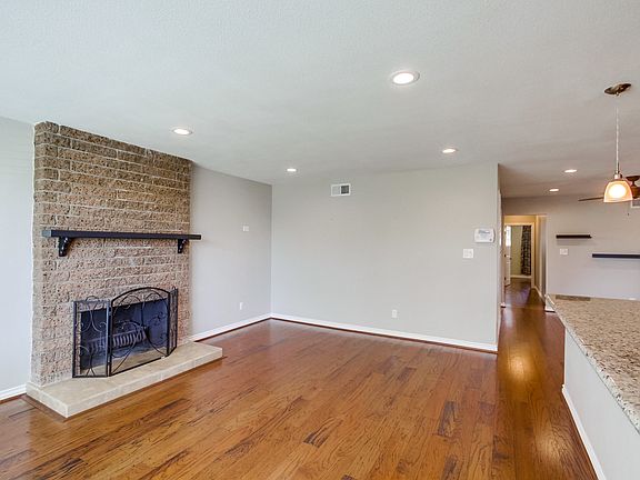 3rd image of 3783 Elco St