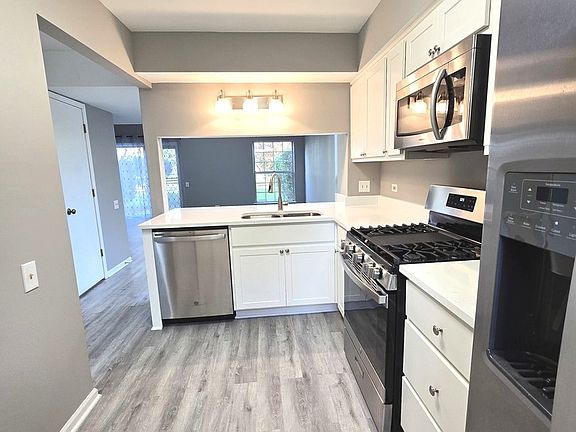 3rd image of 1672 Pebble Beach Cir