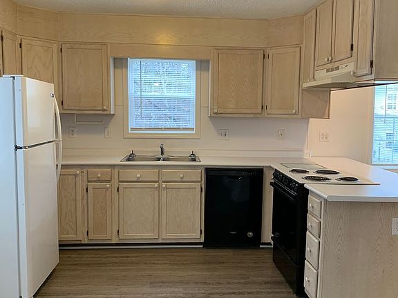 3rd image of 143 Double Eagle Dr