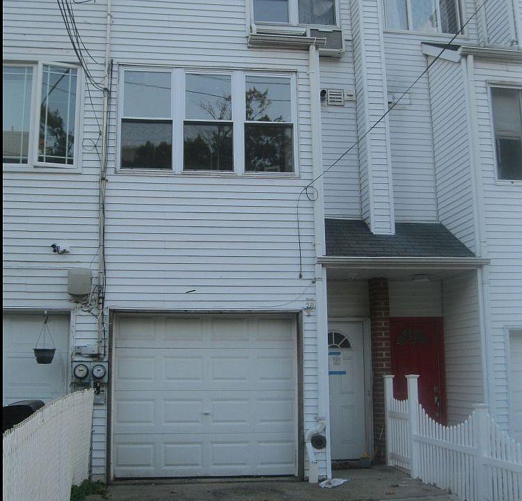1st image of 196 Vermont Ave