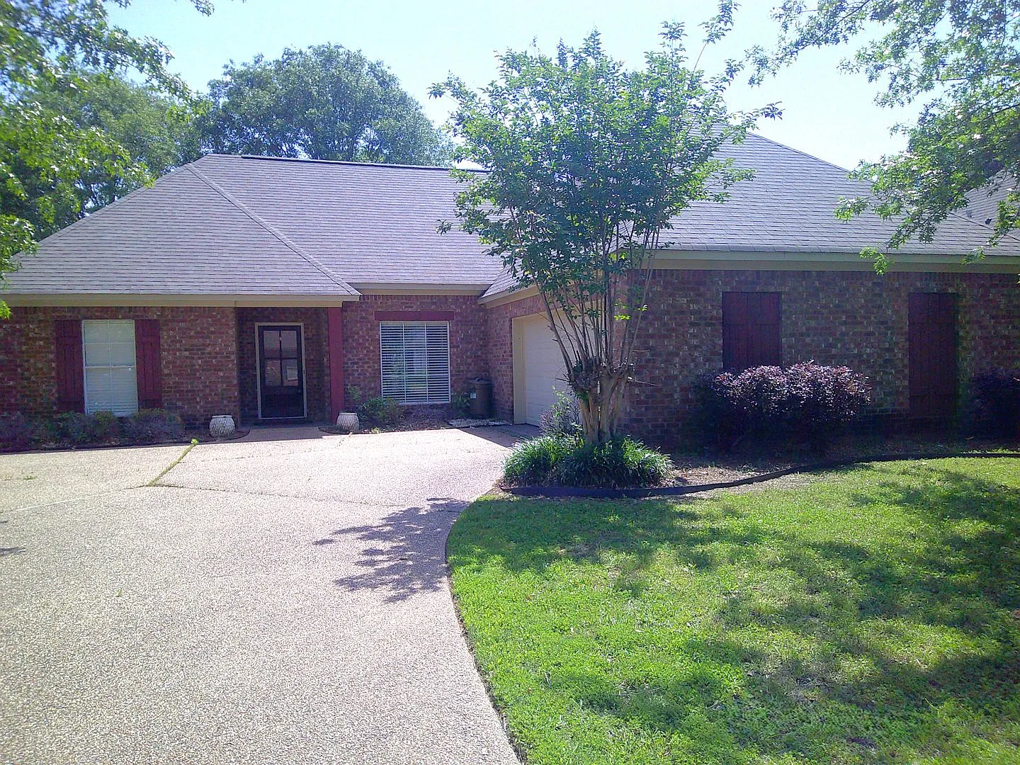 141 Creekside Drive Canton, MS 39046 — Photo 1