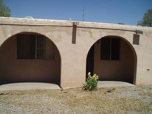 2nd image of 520 Palomas Dr SE #A