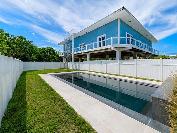 2nd image of 235 Tropical Ave