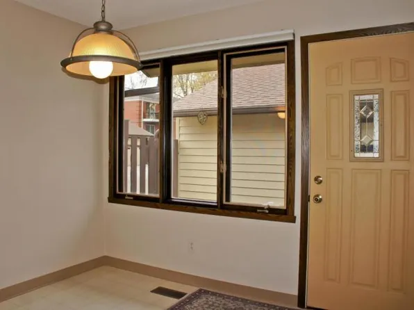 2525 W Country Club Dr S #6, Fargo, ND 58103