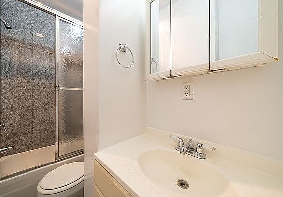 5th image of 236 58th St #6A