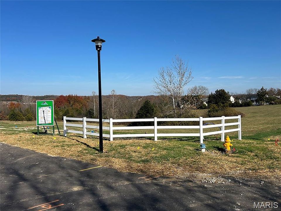 1st image of 652 Sixteen Highlands Ct