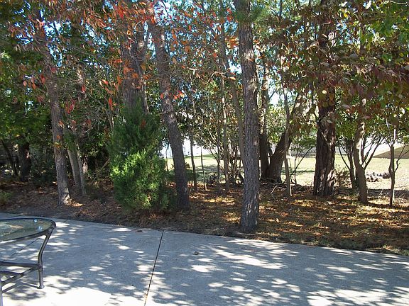 4th image of 20 Encinitas Dr