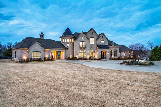 1st image of 1560 Silver Creek Cir