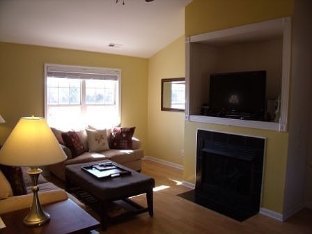 2nd image of 187 Folkstone Rd