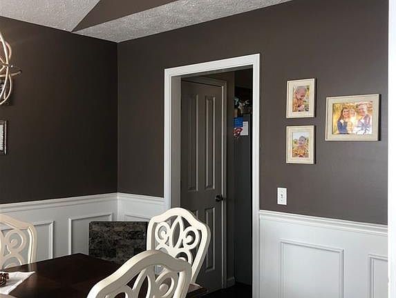 5th image of 28817 Uxbridge Dr