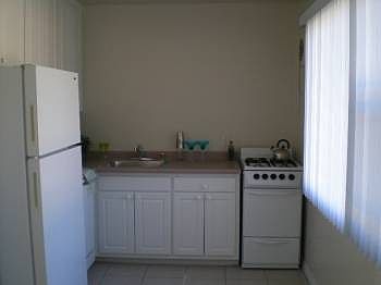 1st image of 3317 Clairemont Dr APT 4
