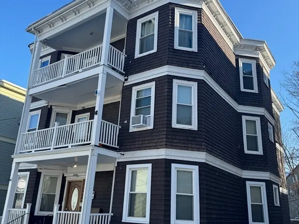 55 Lithgow St, Dorchester, MA 02124