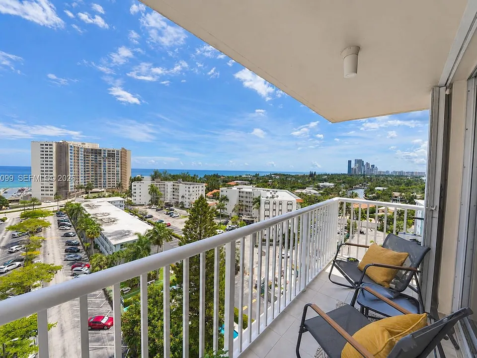 3161 S Ocean Dr #1106