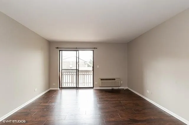880 N Lakeside Dr #2