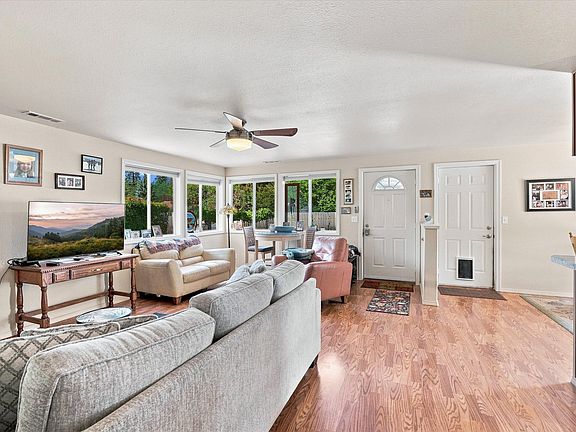 4th image of 125 Penny Ln