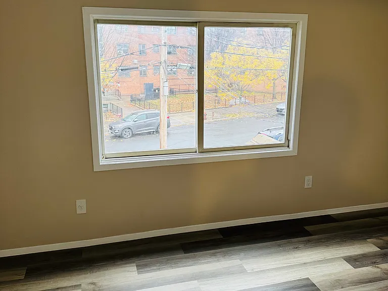 263 Lockman Ave — Photo 9