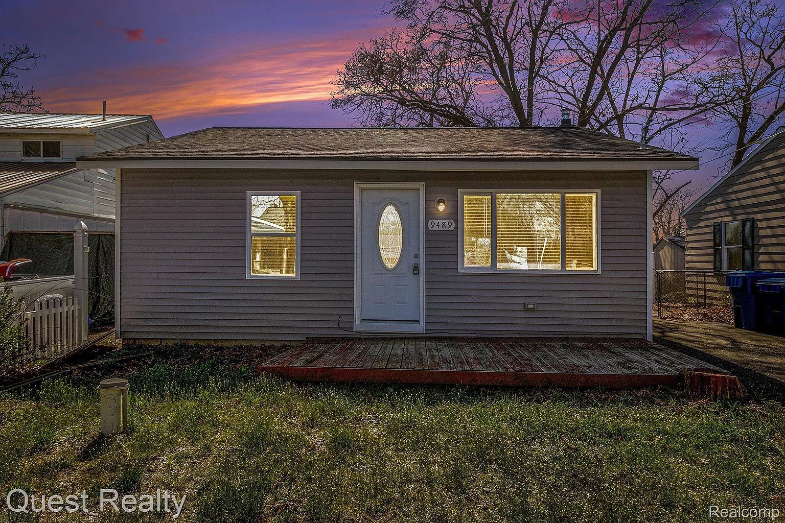 9489 Portage Trl photo 1