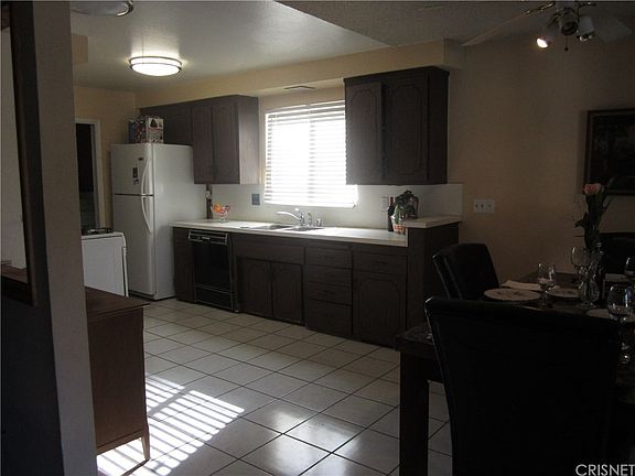 5th image of 6947 Woodlake Ave