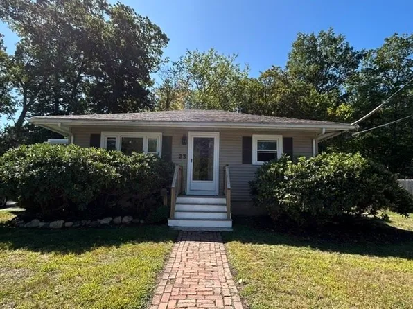 23 Courier St, Weymouth, MA 02190