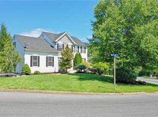 480 Ramblewood Dr, Easton, PA 18040