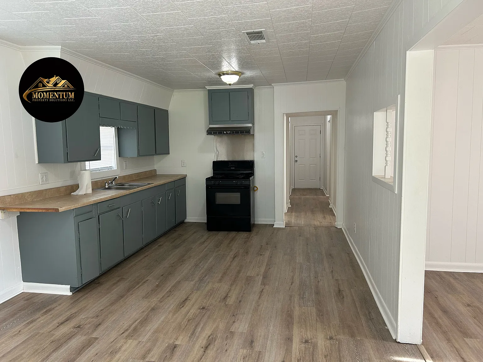 931 Rose Ann St — Photo 2