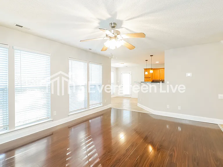 14801 Ashlight Dr — Photo 7