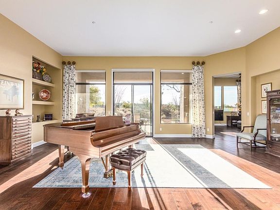 Living Room /Dining Room